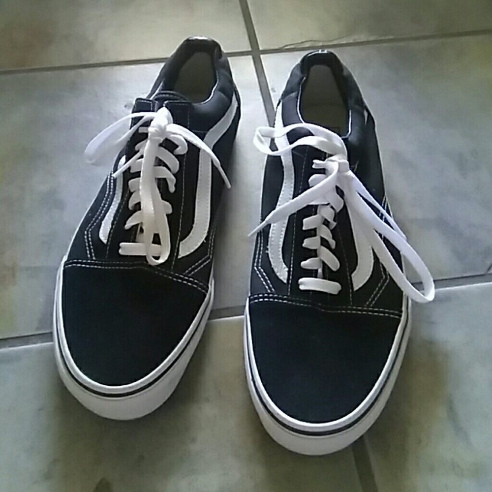 NWOT Old Skool Vans Size 11